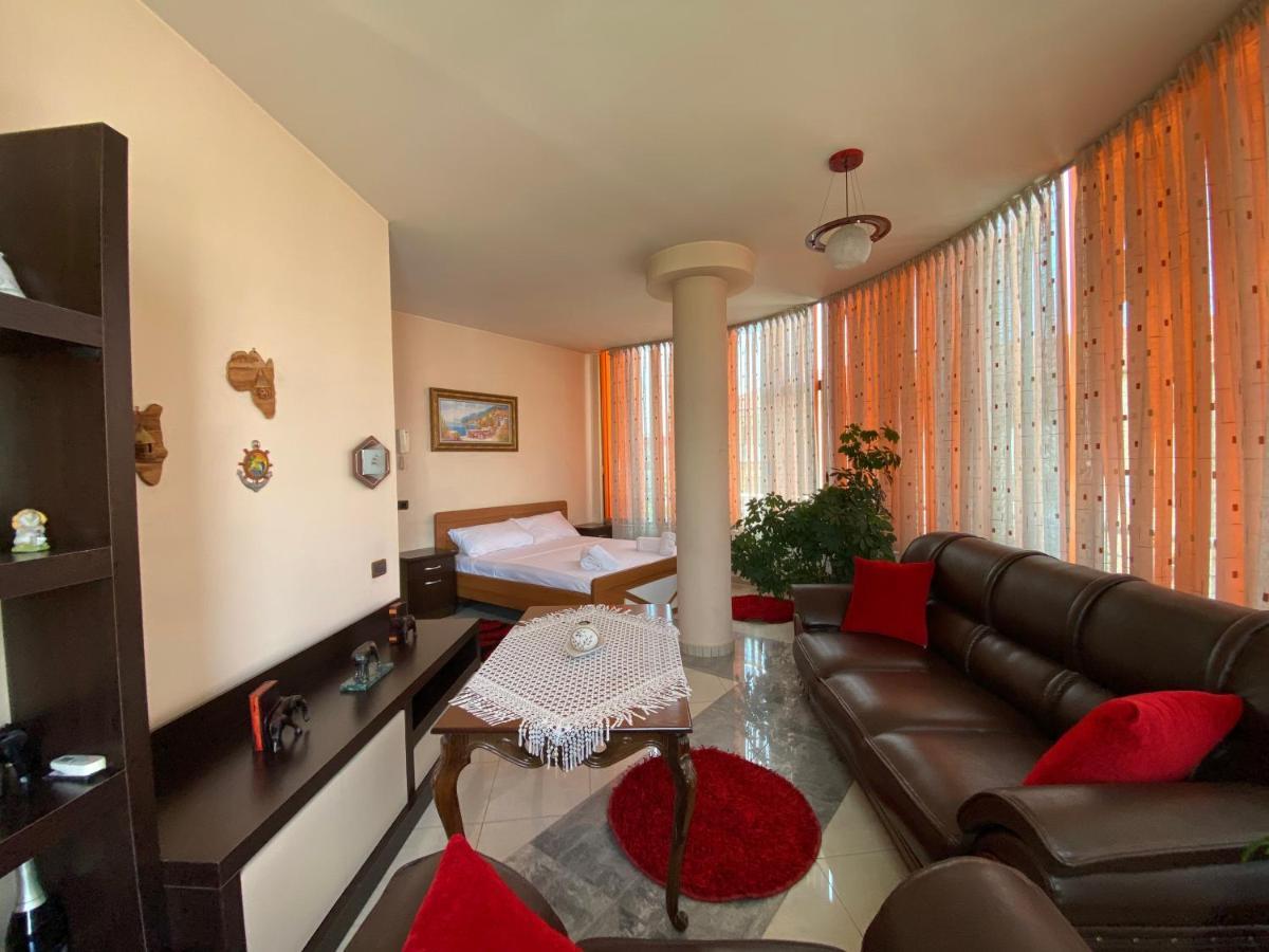 Hotel W Bush Square Fushe-Kruje ภายนอก รูปภาพ