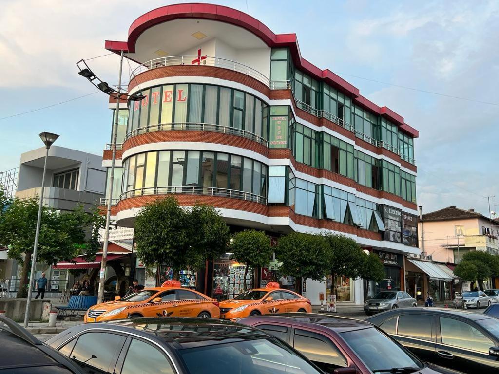 Hotel W Bush Square Fushe-Kruje ภายนอก รูปภาพ