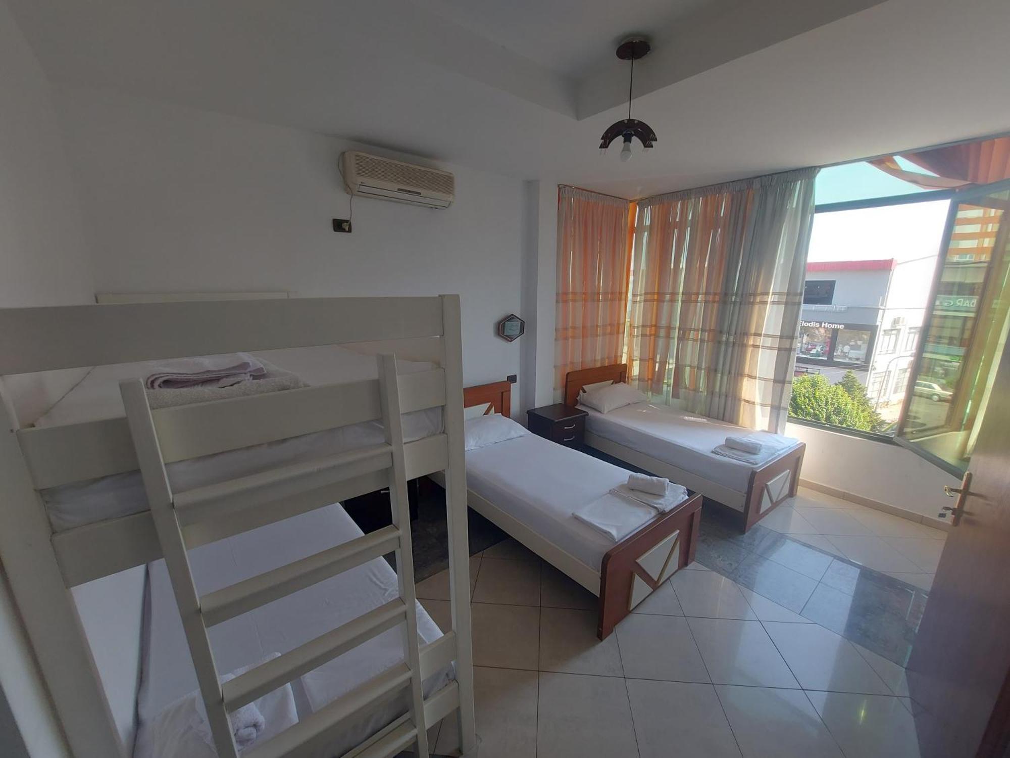 Hotel W Bush Square Fushe-Kruje ภายนอก รูปภาพ
